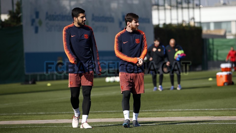 Messi và đồng đội tiếp tục hành trình tìm kiếm cú ăn ba - Bóng Đá