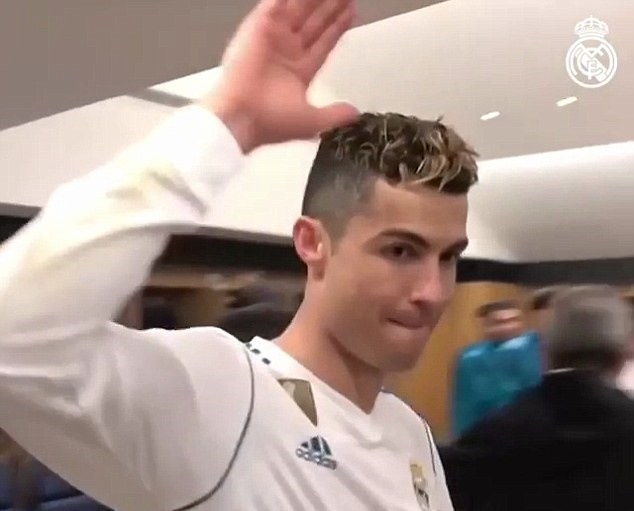 Hạ sát PSG, Ronaldo vui sướng tột độ trong phòng thay đồ - Bóng Đá