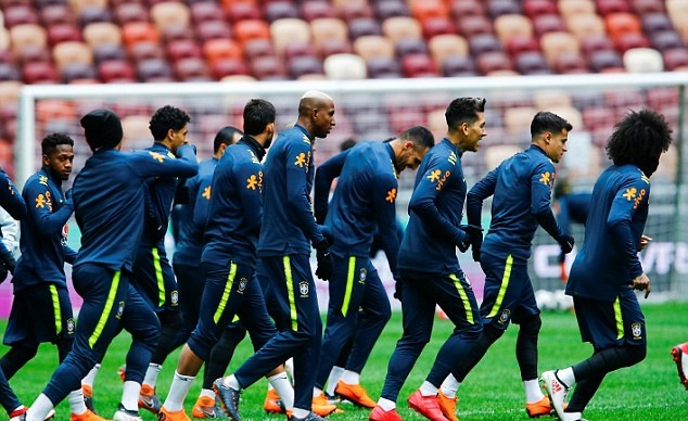 Không Neymar, sân tập Brazil vẫn tràn ngập tiếng cười - Bóng Đá