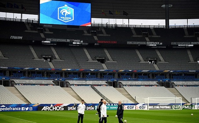 Pogba và tuyển Pháp tập luyện - Bóng Đá