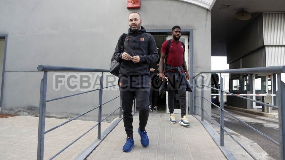 Messi mặt lạnh khi cùng Barca hành quân sang Italia - Bóng Đá