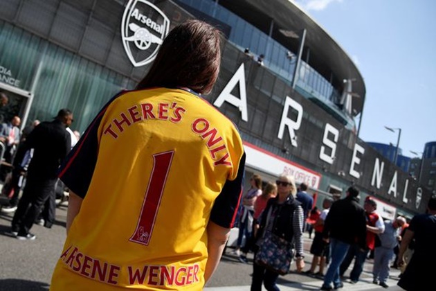 CĐV Arsenal tri ân 'chỉ có một Wenger' trước giờ G - Bóng Đá