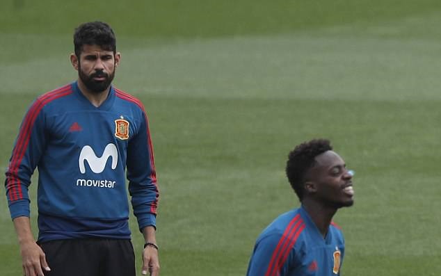 Cầu thủ Barca và Atletico tập nhẹ, chờ Real hội quân trên tuyển - Bóng Đá