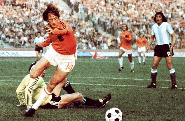 Top 10 áo đấu đẹp nhất lịch sử các kỳ World Cup - Bóng Đá