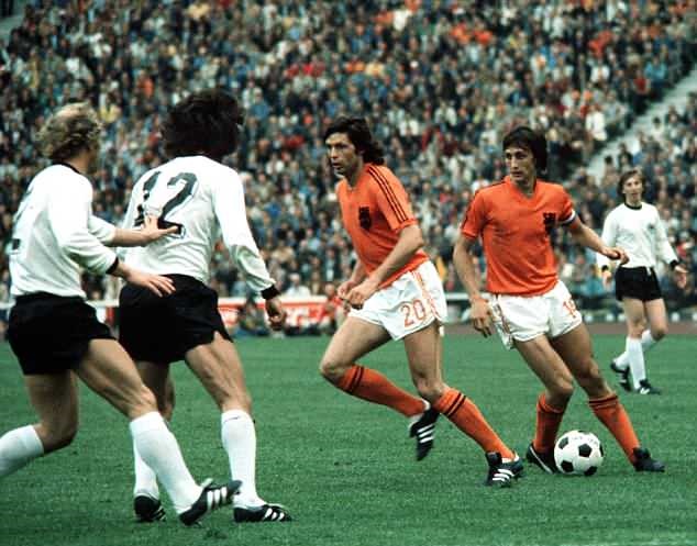 Top 10 áo đấu đẹp nhất lịch sử các kỳ World Cup - Bóng Đá