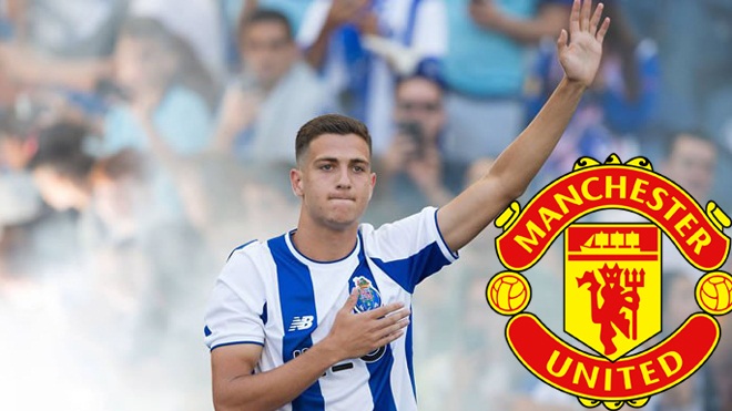 Vì sao Man United 'đánh bạc' với Diogo Dalot? - Bóng Đá