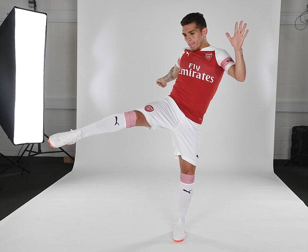 Chùm ảnh: Lucas Torreira rạng rỡ ra mắt Arsenal - Bóng Đá