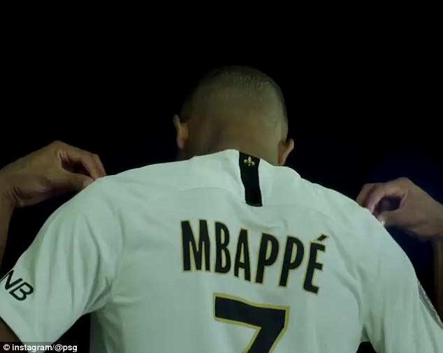 PSG tung áo đấu mới cực chất ra mắt 'KM7' Mbappe - Bóng Đá