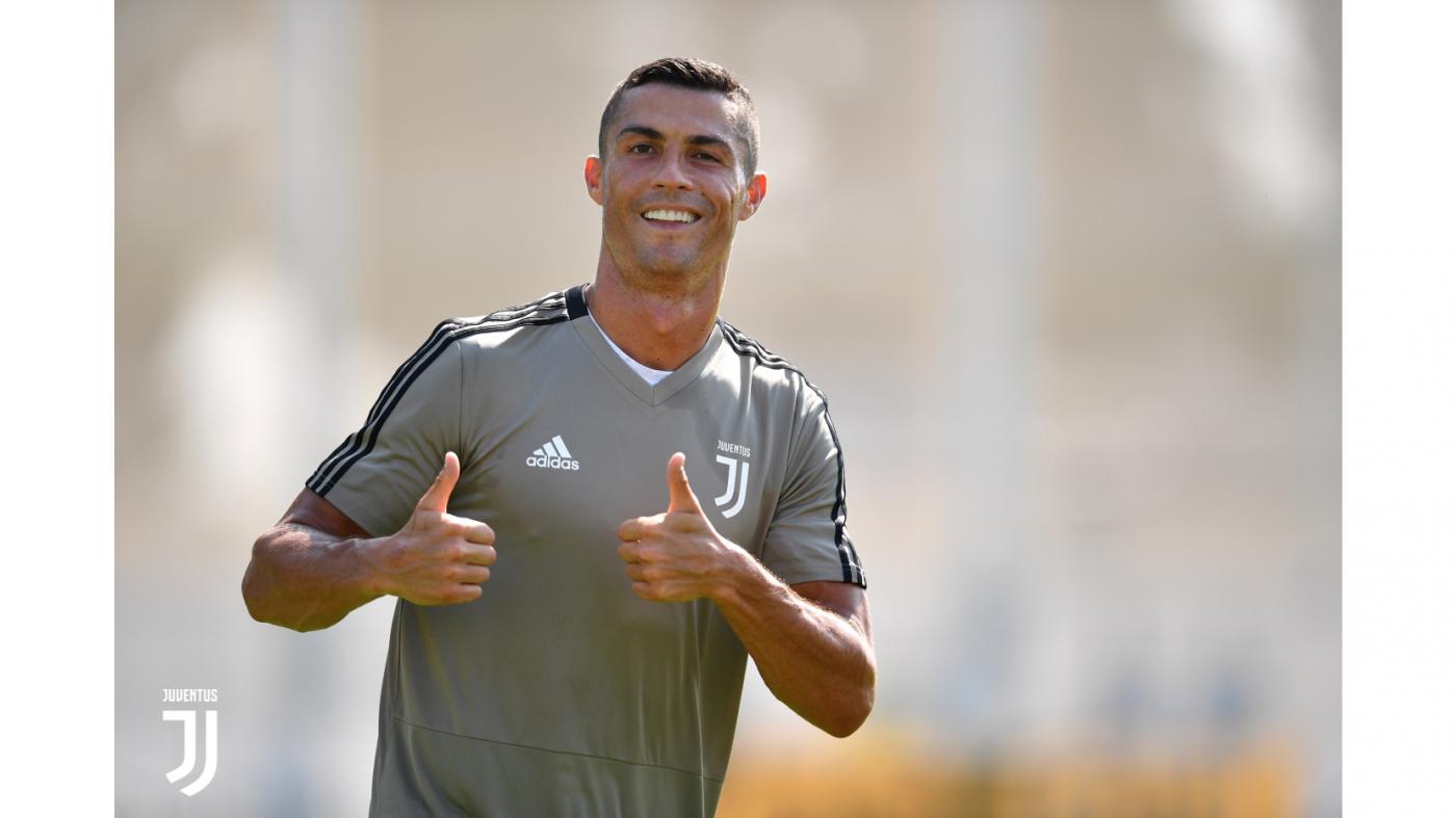 Chùm ảnh: Buổi tập đầu của Ronaldo - Bóng Đá