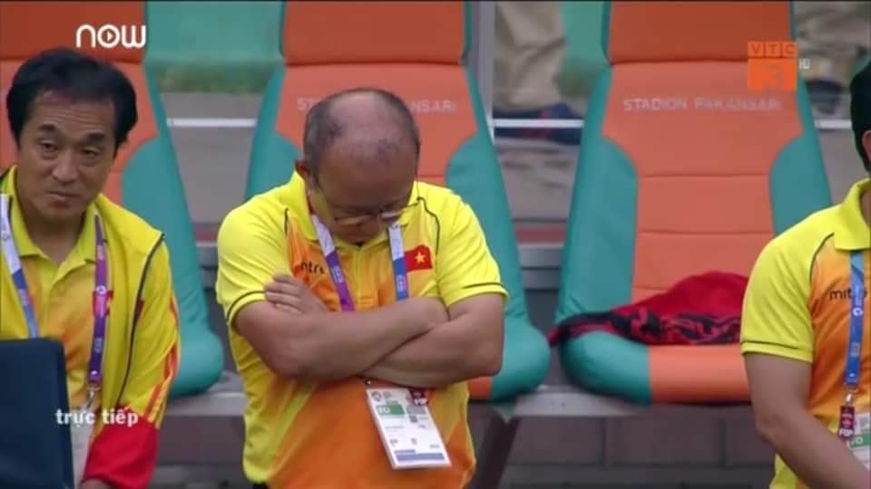 U23 Việt Nam thất bại, HLV Park Hang-seo lặng người trên ghế chỉ đạo - Bóng Đá