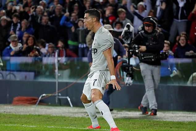 Ronaldo rực sáng trong ngày Real lập 'kỷ lục' tệ không tưởng - Bóng Đá
