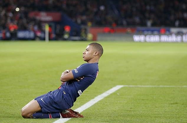 Mbappe 4 bàn trong 13 phút, PSG hủy diệt Lyon không tưởng - Bóng Đá