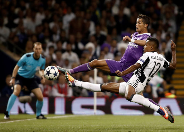 Rõ lý do Juventus quyết mua bằng được Ronaldo - Bóng Đá