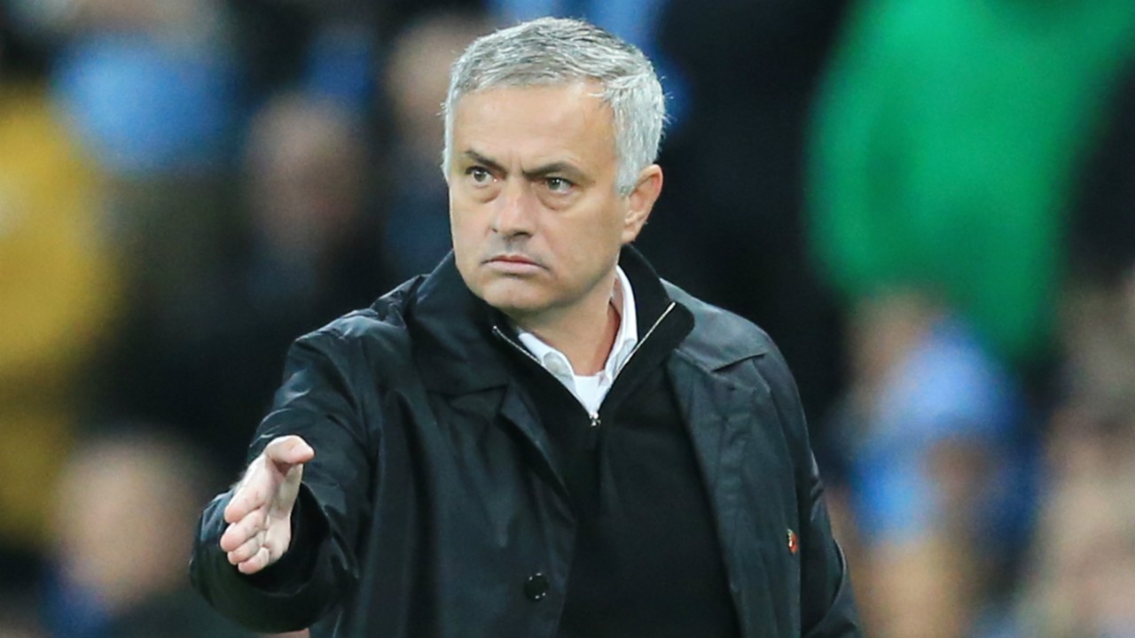 Xong! BLĐ Man Utd ra điều kiện cực khó để sa thải Mourinho - Bóng Đá