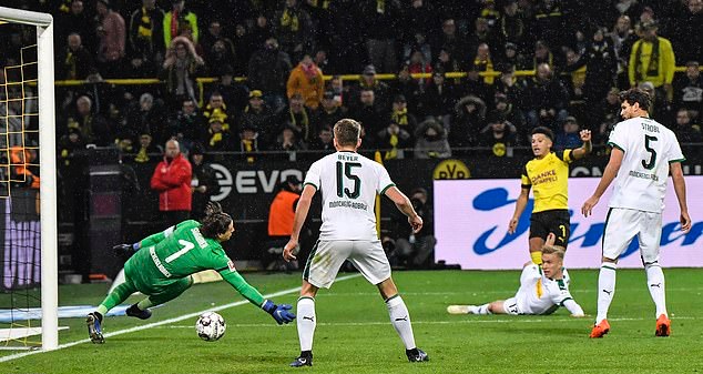 Sancho, Reus giúp Dortmund thiết lập lại khoảng cách 9 điểm - Bóng Đá