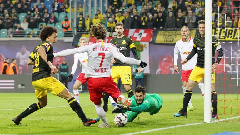 Mục tiêu của M.U tỏa sáng, Dortmund tái lập khoảng cách với Bayern - Bóng Đá