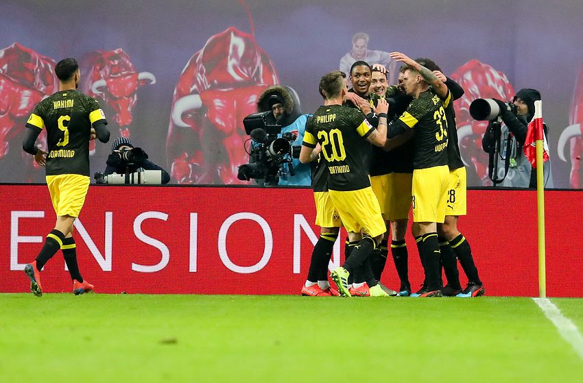 Mục tiêu của M.U tỏa sáng, Dortmund tái lập khoảng cách với Bayern - Bóng Đá