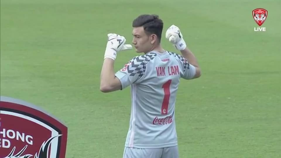 Văn Lâm cực ngầu ra mắt Muangthong United, nhận lương kỷ lục - Bóng Đá