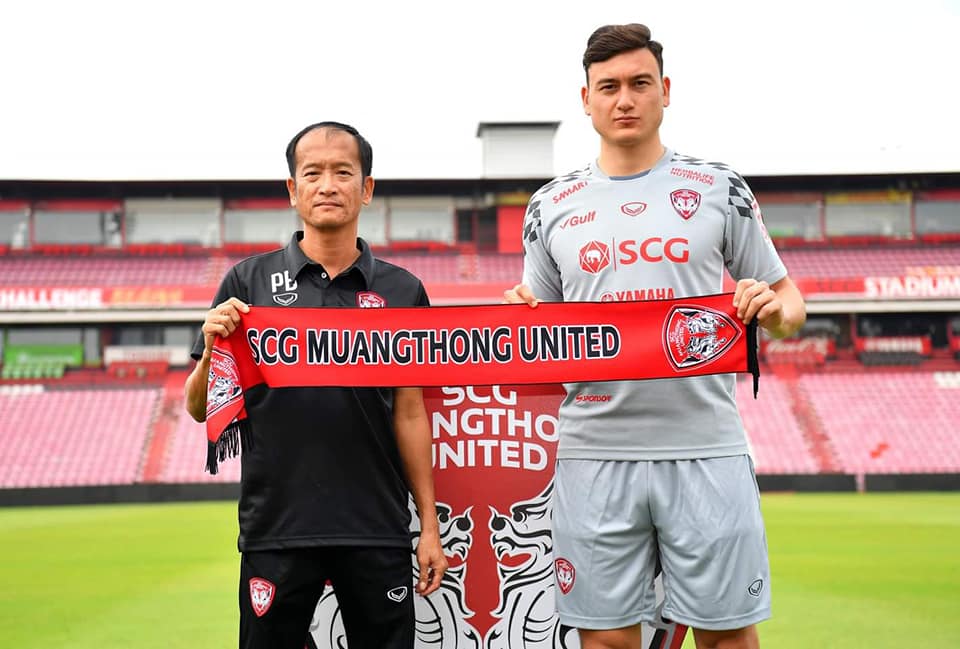 Văn Lâm cực ngầu ra mắt Muangthong United, nhận lương kỷ lục - Bóng Đá