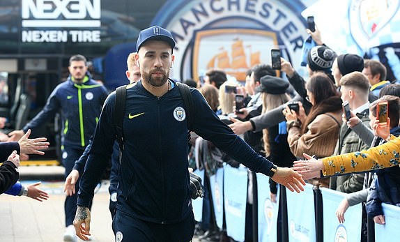 Ảnh Man City Chelsea tới Etihad - Bóng Đá