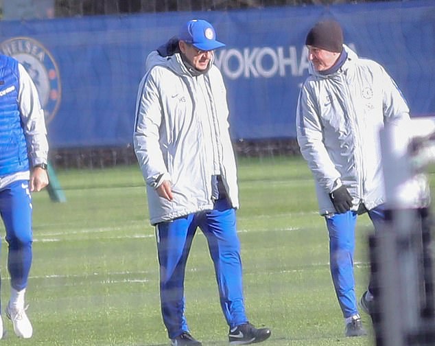 Sau giông bão, Sarri vẫn 'bình yên vô sự' trên sân tập Chelsea - Bóng Đá