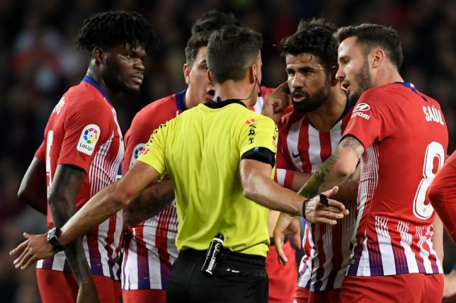 Diego Costa nhận thẻ đỏ, chửi trọng tài - Bóng Đá