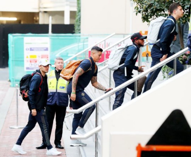 Ảnh Man Utd tới khách sạn - Bóng Đá