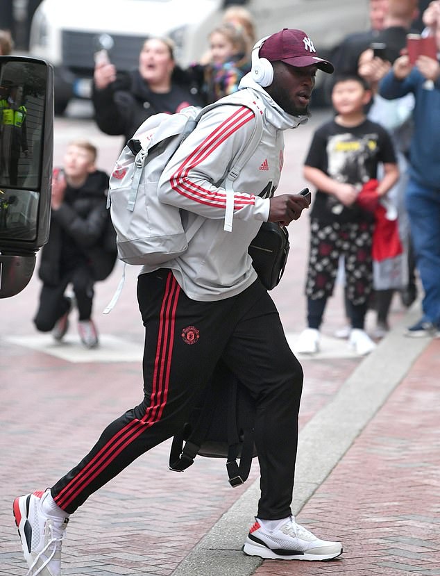 Pogba khiến CĐV Man Utd sướng phát điên chỉ bằng 1 hành động - Bóng Đá