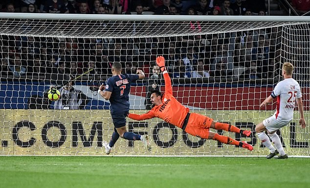 Mbappe 'nổ' hattrick hạ AS Monaco, PSG chính thức vô địch Ligue 1 - Bóng Đá