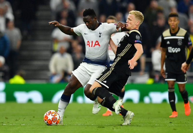 (Wanyama) Thua Ajax, CĐV Tottenham điên tiết: 