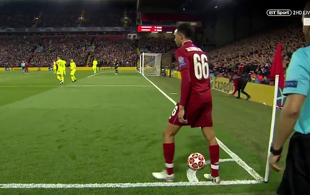 Cậu bé 'ballboy' mới đích thực là người hùng của Liverpool? - Bóng Đá