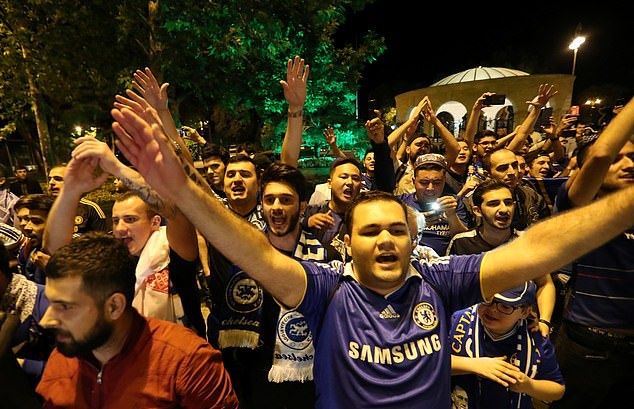 Có mặt ở Baku, Chelsea sẵn sàng hạ Arsenal - Bóng Đá