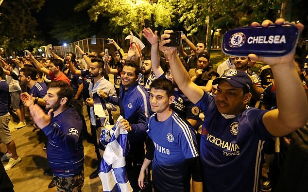 Có mặt ở Baku, Chelsea sẵn sàng hạ Arsenal - Bóng Đá