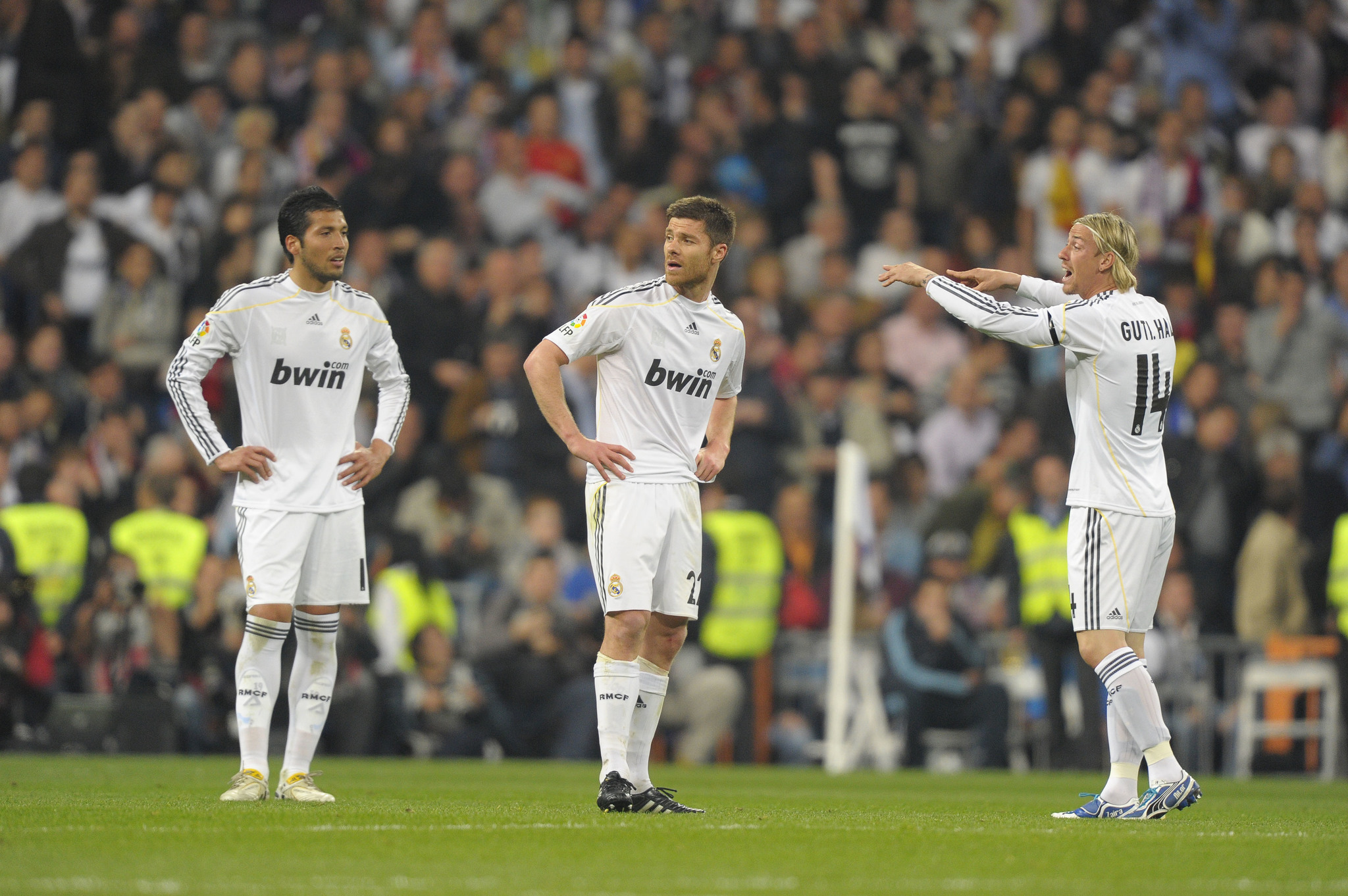 Đội hình Real Madrid khi Ronaldo ra mắt như thế nào? - Bóng Đá