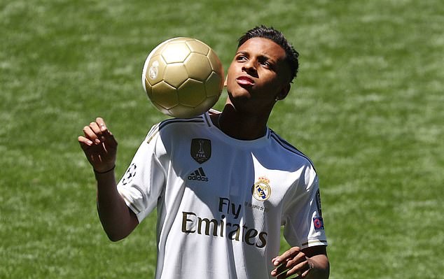 Thêm tân binh chính thức ra mắt Real Madrid - Bóng Đá