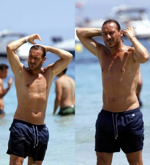 Francesco Totti enjoys Ibiza sun as he takes time to get over emotional Roma resignation after 30-year affiliation with the club - Bóng Đá