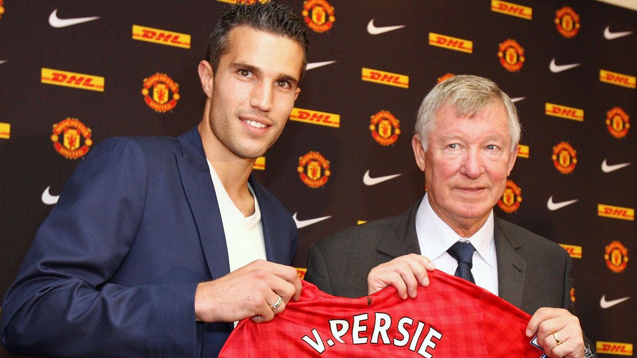 Why Arsenal had to sell Robin van Persie to Manchester United - Bóng Đá