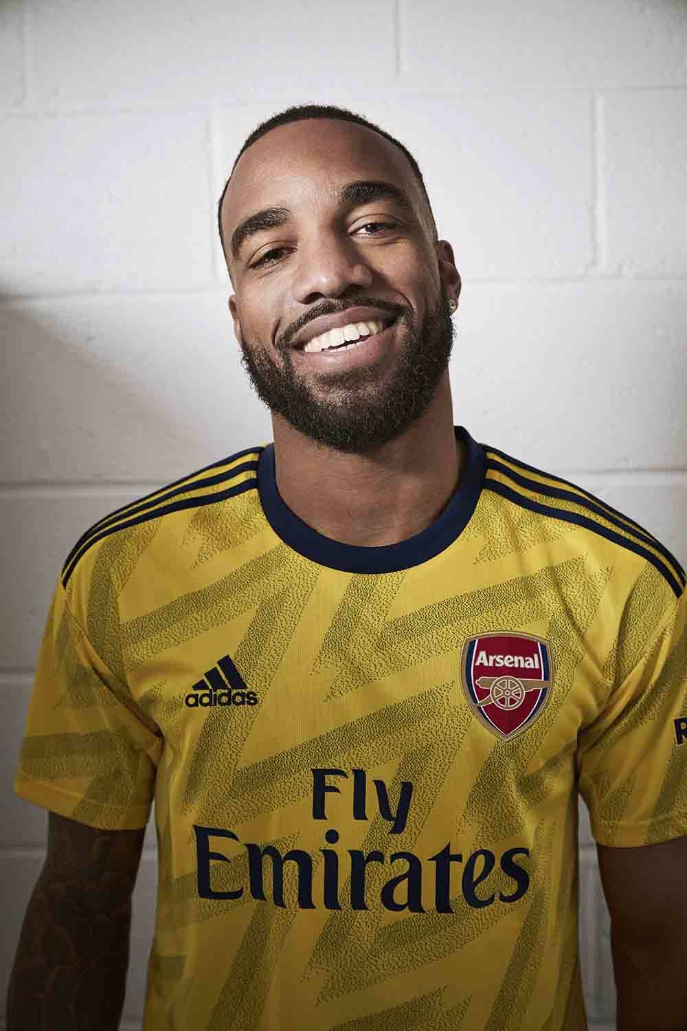Ảnh Arsenal ra mắt áo đấu mới - Bóng Đá