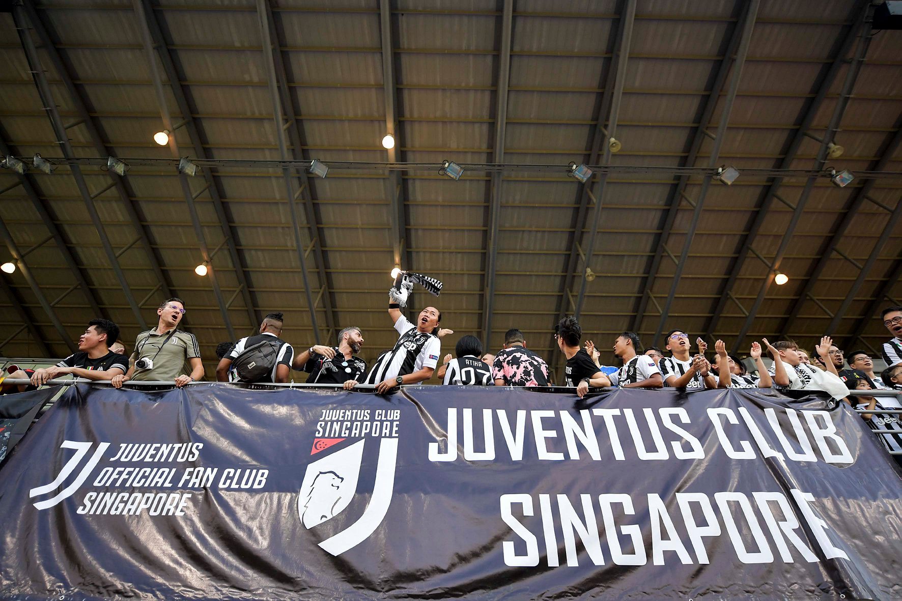 Cùng tới Singapore nhưng Man Utd cho thấy đẳng cấp khác biệt so với Juventus - Bóng Đá