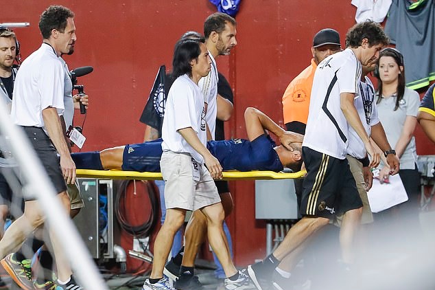 Bale is baffled at being left in the cold by Zidane... but after Asensio injury, he may have to make it work with Bale - Bóng Đá