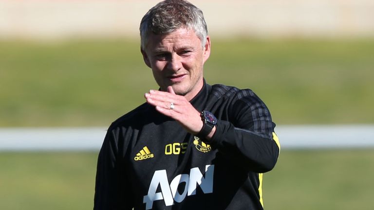 Manchester United boss Ole Gunnar Solskjaer refuses to rule out Paulo Dybala transfer move - Bóng Đá