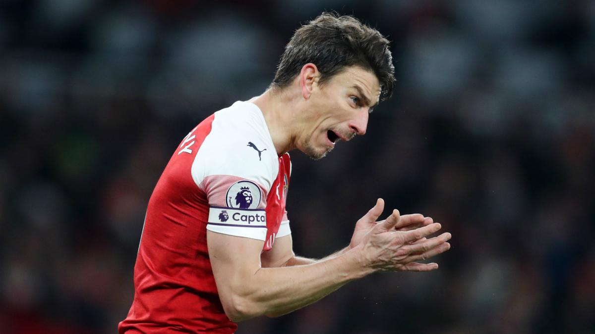 Laurent Koscielny branded ‘disgusting’ for ‘disrespectful’ Bordeaux unveiling in which he gets rid of Arsenal shirt he wore for nine years - Bóng Đá