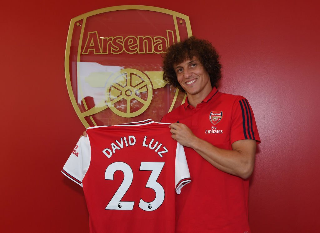 XONG! Rạng rỡ ra mắt Arsenal, David Luiz chốt luôn số áo - Bóng Đá