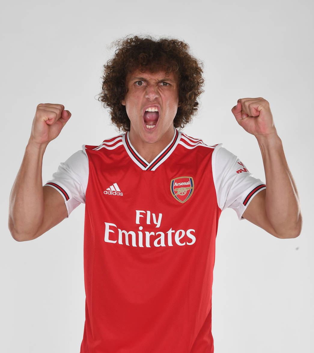 XONG! Rạng rỡ ra mắt Arsenal, David Luiz chốt luôn số áo - Bóng Đá