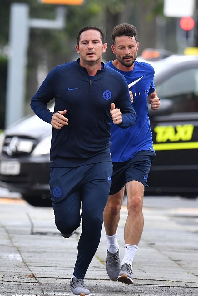 Lampard takes a run around Old Trafford - Bóng Đá