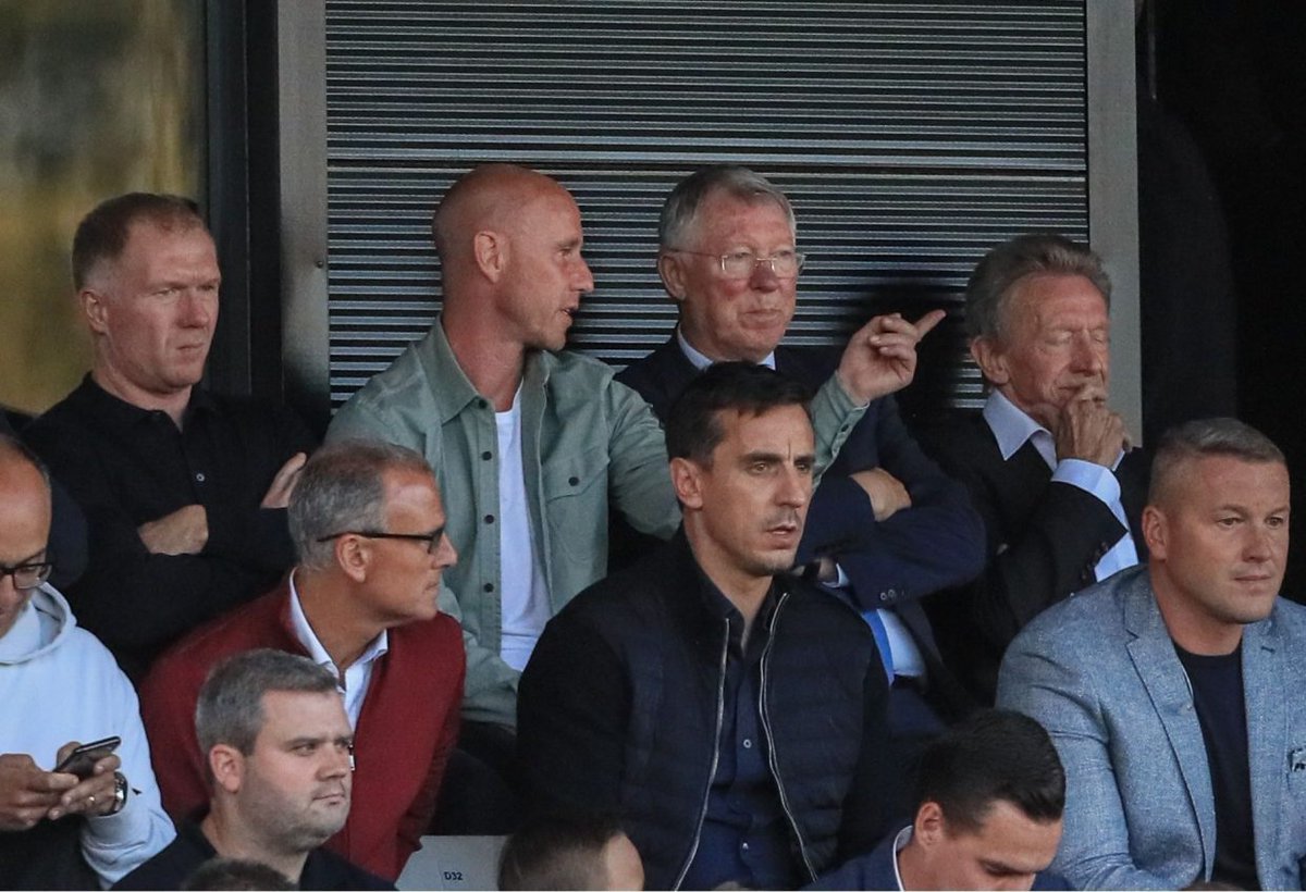 Sir Alex watches on as Eddie Nketiah scores on Leeds debut to help knock Salford City out of Carabao Cup  - Bóng Đá