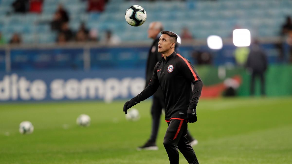 Alexis Sanchez returns to Manchester after missing training amid transfer speculation - Bóng Đá