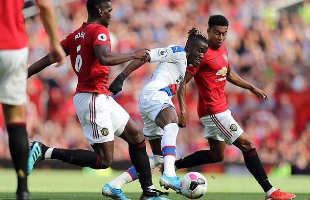 ‘NOT GETTING ANY BETTER’, SOME MAN UNITED FANS WANT LINGARD TO BE SOLD AFTER CRYSTAL PALACE DEFEAT - Bóng Đá