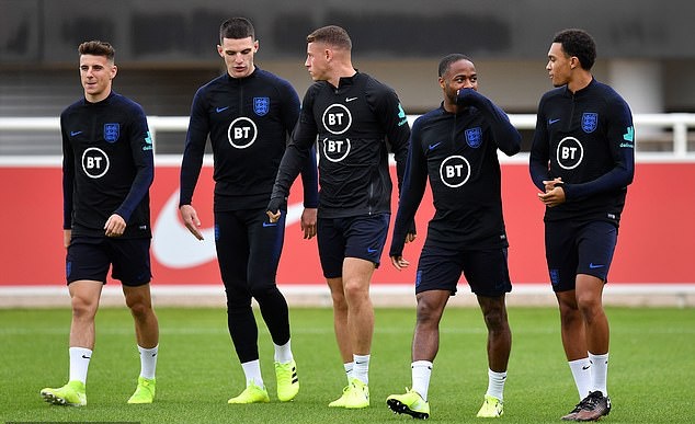 ảnh tập tuyển Anh Wan-Bissaka, Maguire - Bóng Đá