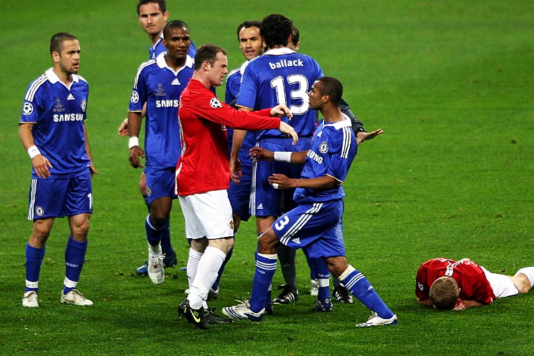 Nemanja Vidic reveals Chelsea striker wanted to punch him in Champions League final - Bóng Đá